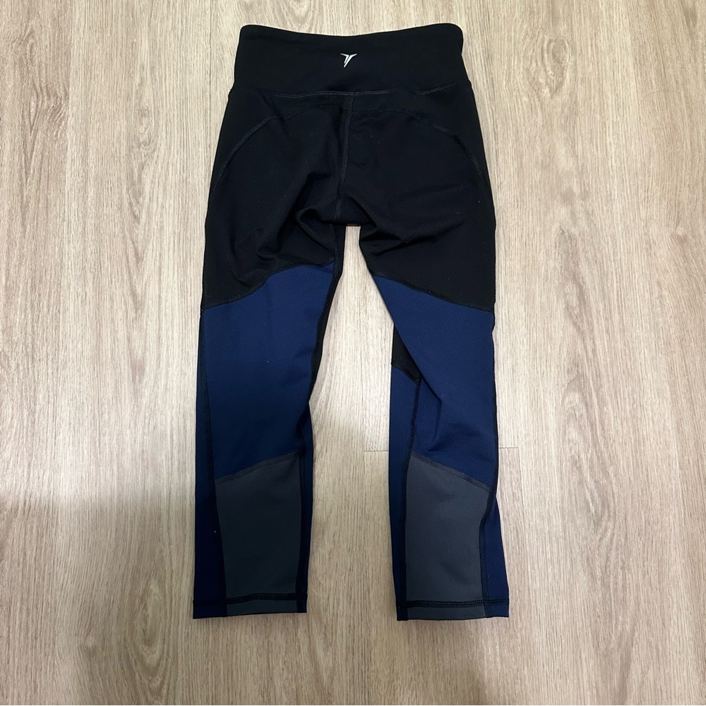 Old Navy Active Go Dry Mid Rise Colorblock Crops Capri Leggings Tights